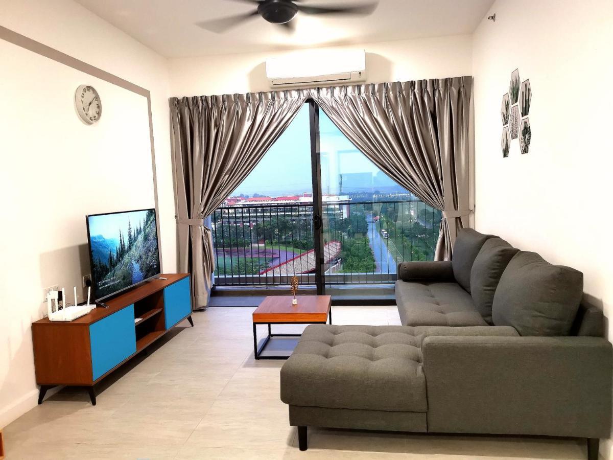 Bell Family @sepang Kota Warisan Klia Apartment